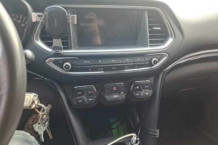 Used GAC Trumpchi GS4 2017 200T Manual Two-Wheel Drive Luxury Edition