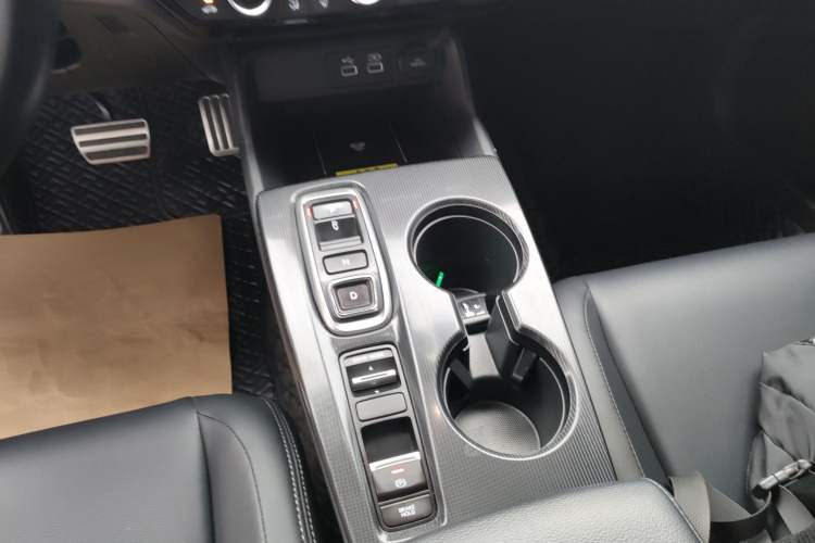 Used Honda Civic 2023 HATCHBACK 2.0L eHEV Extreme Control Edition Gear Lever