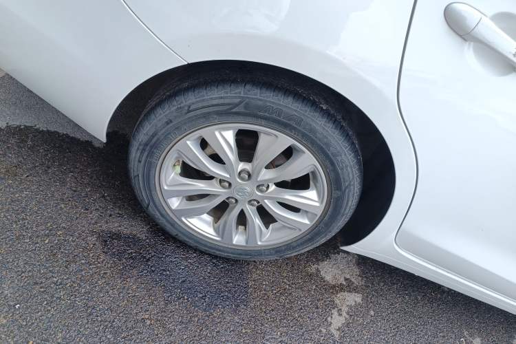 Used Buick GT 2021 Revised Version Flagship 1.5L Automatic Elite Edition Right Rear Wheel Hub