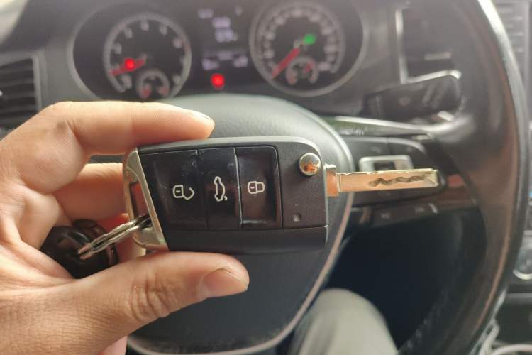 Used Volkswagen Golf Sportsvan 2016 280TSI Automatic Luxury Model Interior 1