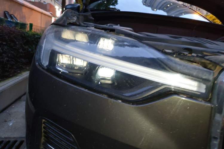 Used Volvo XC60 2022 B5 4x4 Smart Luxury Edition