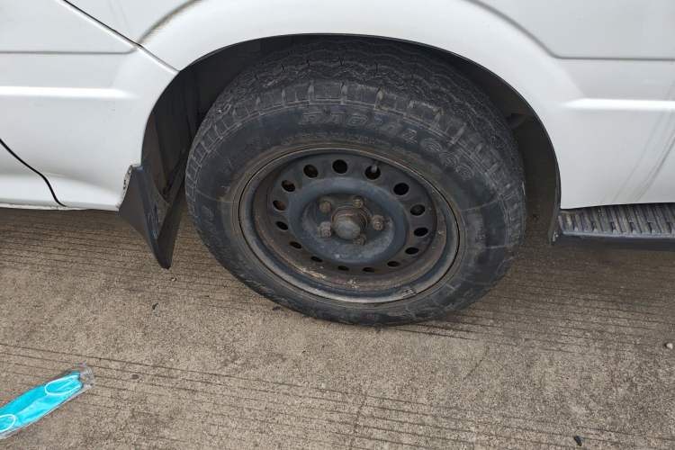 Used Jinbei Hiace 2020 2.0L Express King Series Deluxe Van Standard Roof China VI Emission Standard 1TZS