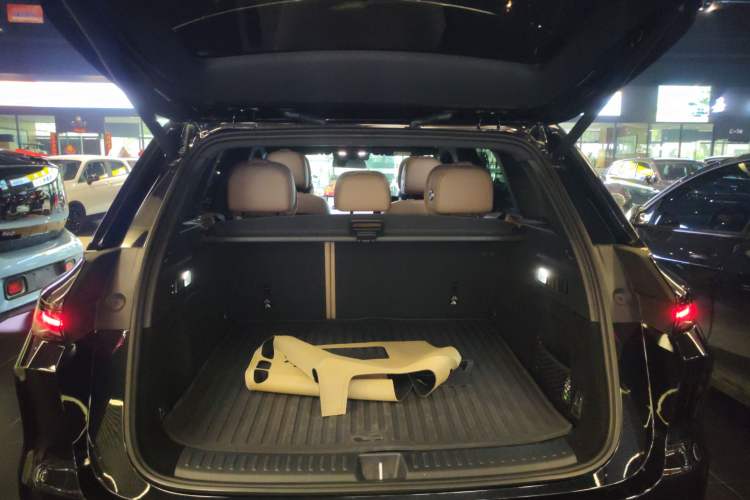 Used Li Auto L6 2025 Max Smart Refresh Edition Trunk