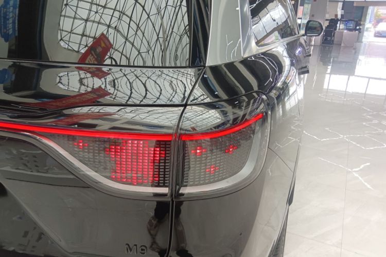 Used Hima AITO M9 2024 Range-Extended Max Edition 42 kWh 6-Seater Version Right Rear Taillight