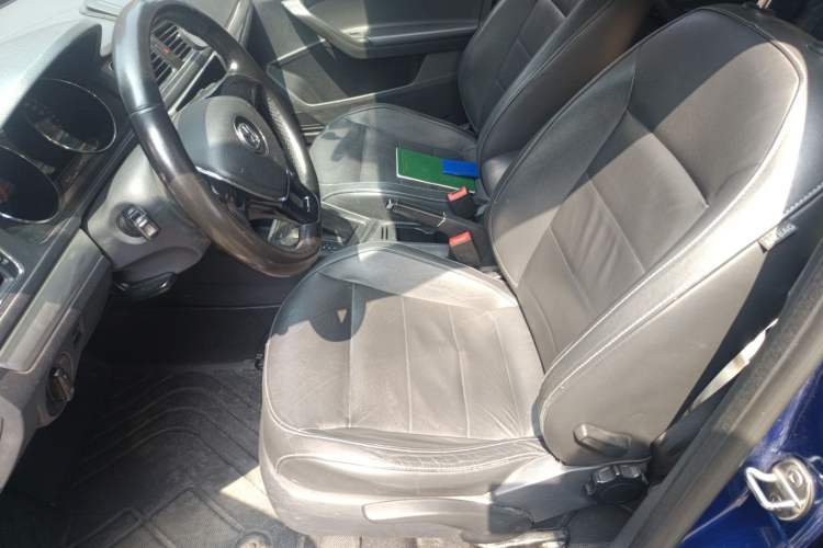 Used Volkswagen Gran Lavida 2015 1.6L Automatic Comfort Edition
