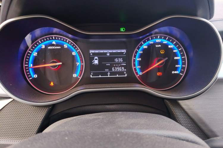 Used Geely Auto Vision 2019 Upgraded Model 1.5L Manual Luxury Version China VI Standard