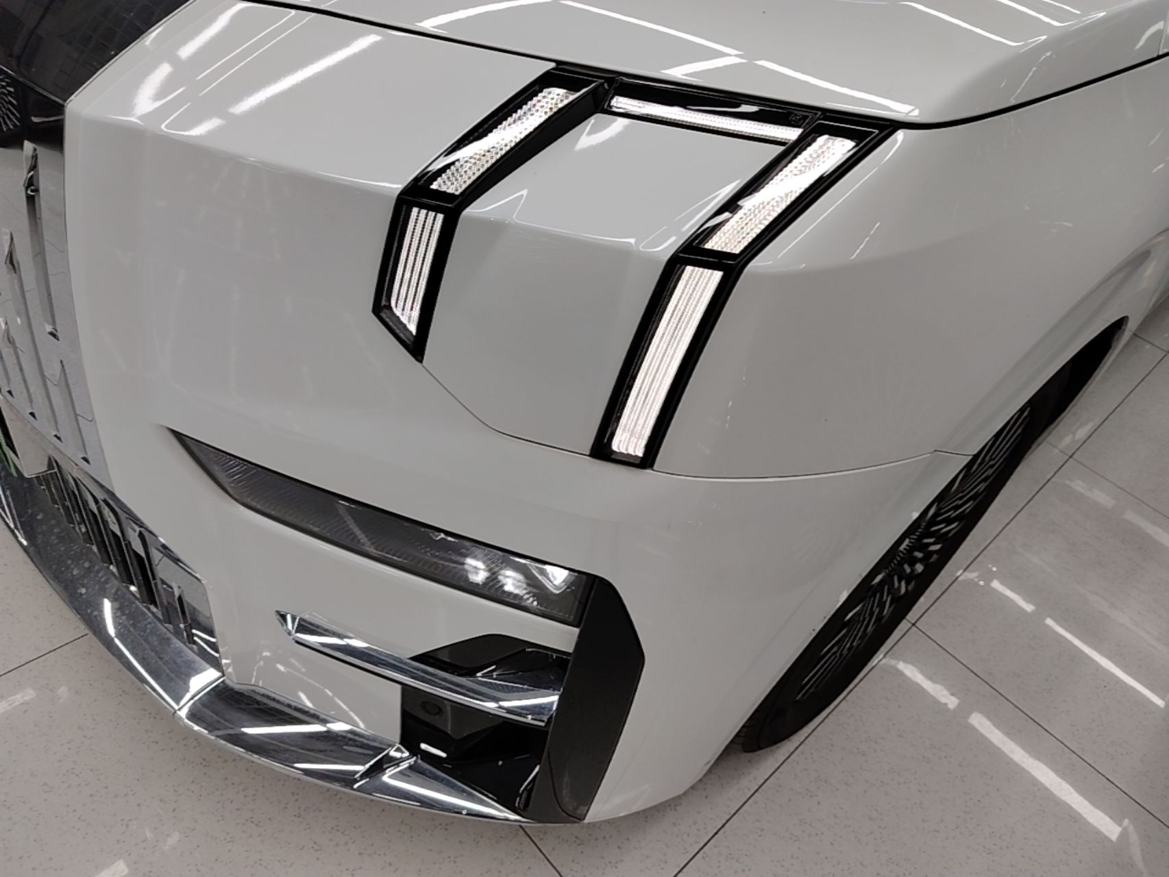 Zeekr 009 2024 7-Seater Walk-Through Version Four-Wheel Drive 108 kWh — снимка 8