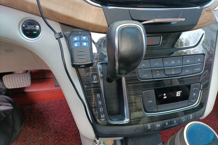 Used Buick GL8 2017 ES 28T Comfort Model China V Standard Gear Lever