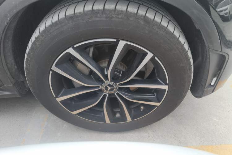 Used Mercedes-Benz GLC 2021 GLC 300 L 4MATIC Dynamic Model Right Front Wheel Hub