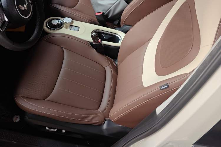 Used Wuling Bingo 2023 410 km Lingxi Deluxe Edition Left Front Seat