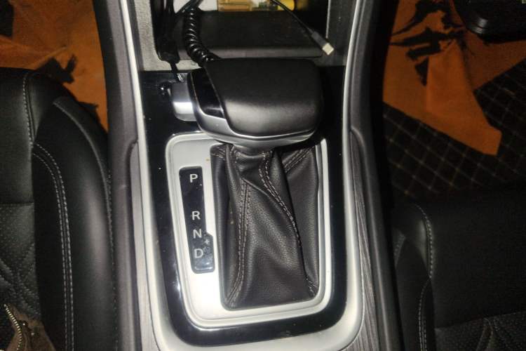 Used CHANGAN Ruicheng CC 2022 Blue Whale Edition 1.5T DCT Luxury Model Gear Lever