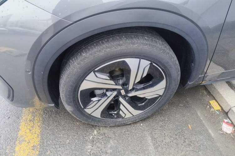 Used Geely Galaxy E5 2024 530km Starship Edition Left Front Wheel Hub