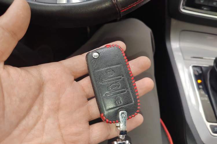 Used Roewe RX5 2016 20T Two-Wheel Drive Automatic Internet Smart Edition
