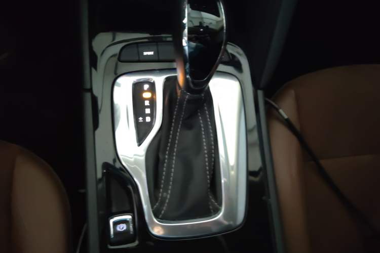 Used Buick Regal 2019 20T Elite Version China VI Standard