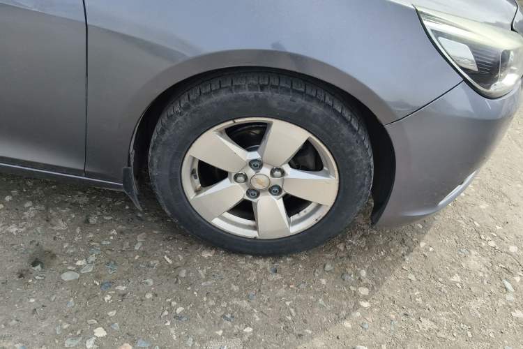 Used Chevrolet Malibu 2012 2.4L Automatic Flagship Edition Right Front Wheel Hub