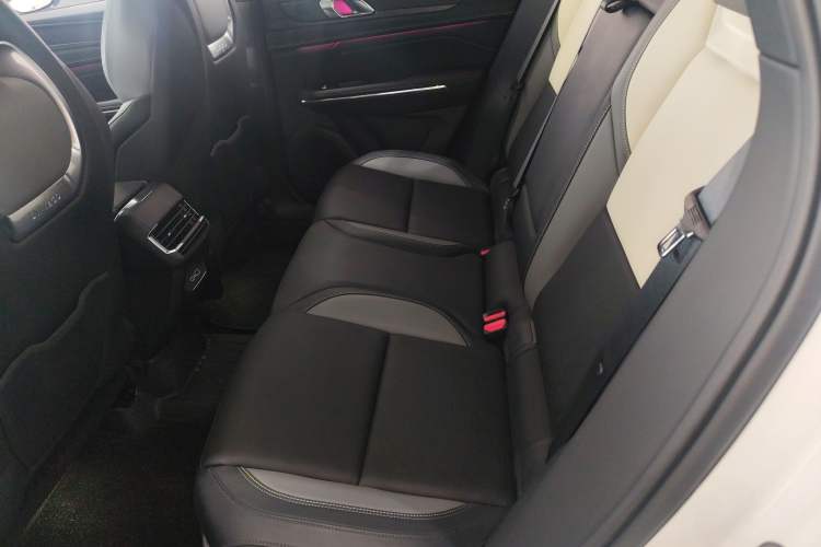 Used Lynk & Co 05 2023 2.0TD Two-Wheel Drive Shine Halo