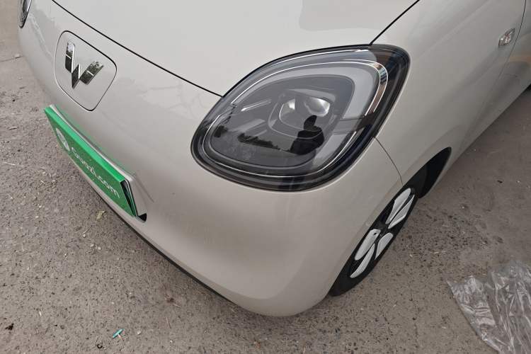Used Wuling Hongguang MINIEV 2025 Four-Door Version Advanced Edition Left Front Headlight