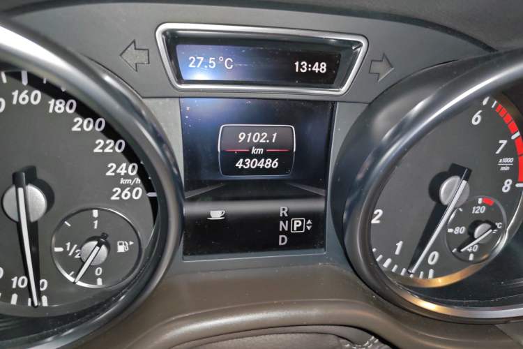 Used Mercedes-Benz M-Class 2012 ML 350 Sport Edition Odometer Close Up