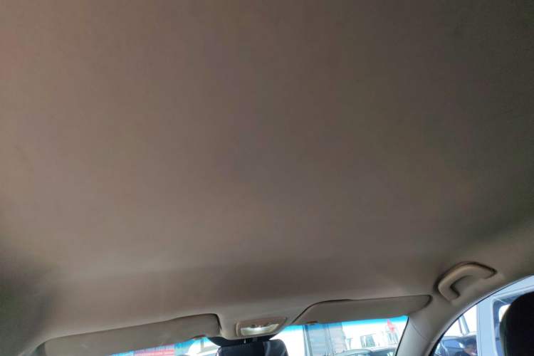 Used Baojun 560 2015 1.8L manual Comfort trim level Headliner