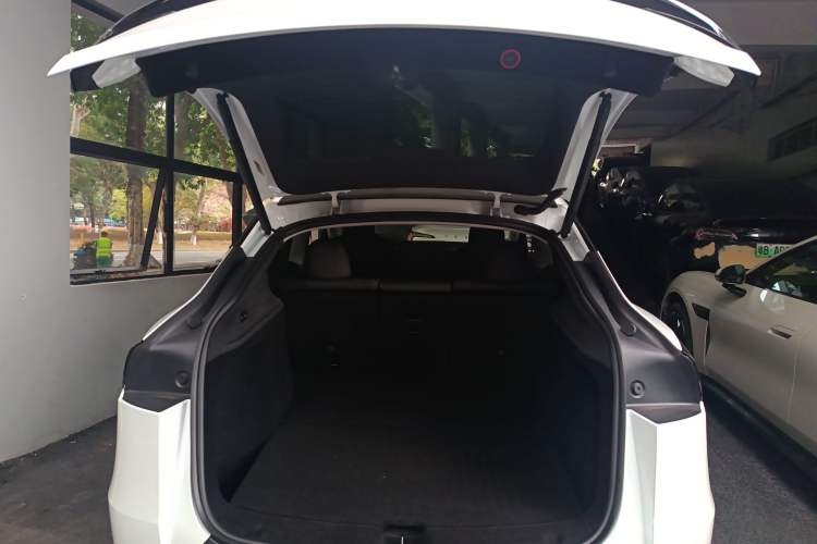 Used Tesla Model Y 2025 Updated Version Long-Range All-Wheel Drive
