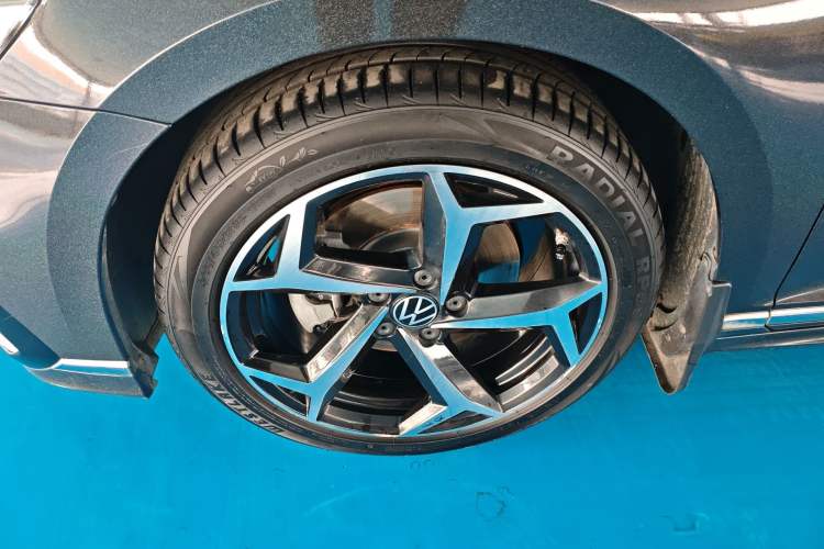 Used Volkswagen Magotan 2023 2 Million Units Commemorative Edition 330TSI DSG Luxury Version Exterior 4