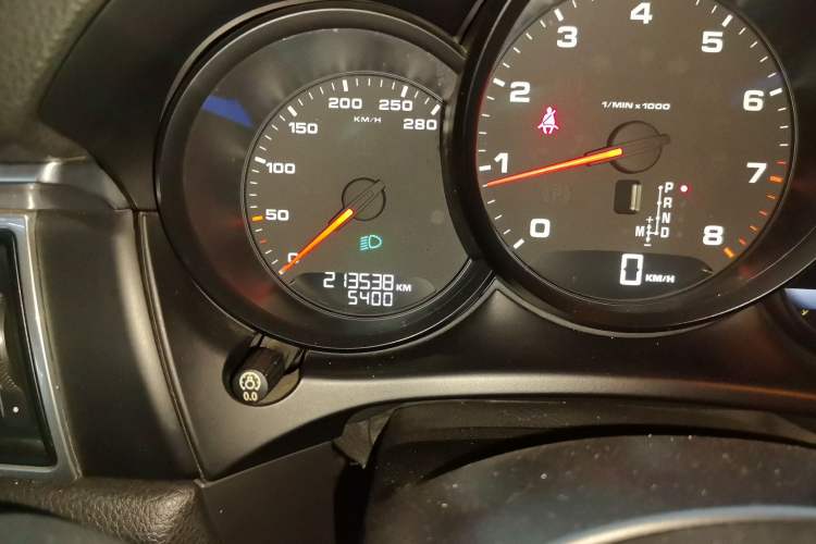 Used Porsche Macan 2014 Macan 2.0T Odometer Close Up