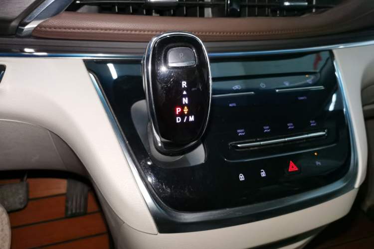 Used Buick GL8 2023 Land Executive Class Smart Enjoyment Model