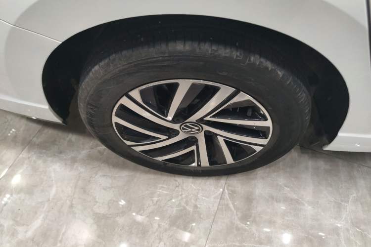 Used Volkswagen Lavida 2023 Revised Version 1.5L Automatic Starry Sky Edition – 5 Million Units Right Rear Wheel Hub