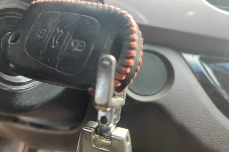 Used Baojun 310W 2017 1.5L Manual Fashion Model China V
