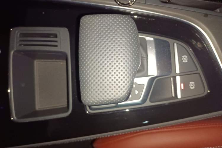 Used Audi A4L 2024 40 TFSI Luxury Dynamic Edition Gear Lever