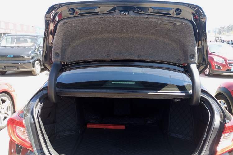 Used Honda Accord 2018 260TURBO Prestige Edition China VI Trunk