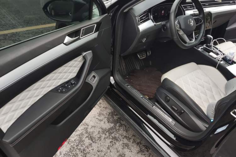 Used Volkswagen Magotan 2023 2 Million Units Commemorative Edition 330TSI DSG Luxury Version Driver Seat