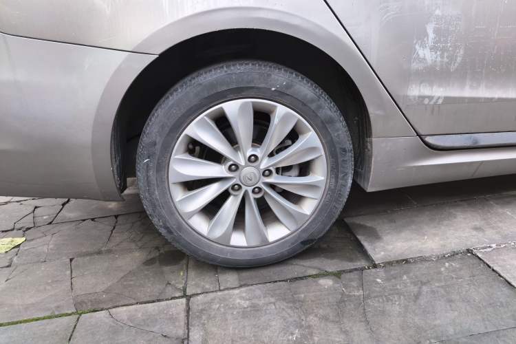 Used Changan Raeton 2014 1.8T Automatic Prestige Anniversary Edition China IV Standard
