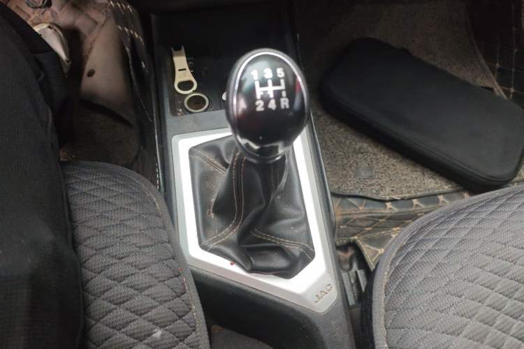 Used JAC Group Refine S2 2015 1.5L Manual Luxury Model Gear Lever