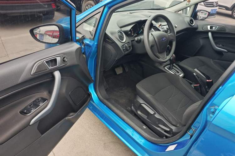 Used Ford Fiesta 2013 Hatchback 1.5L Automatic Fashion Edition
