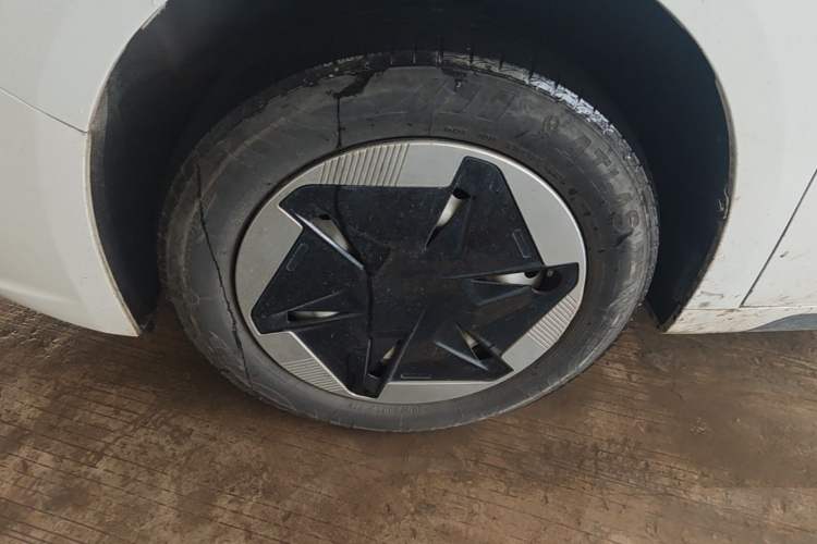 Used Geometry A 2024 410KM Travel Edition