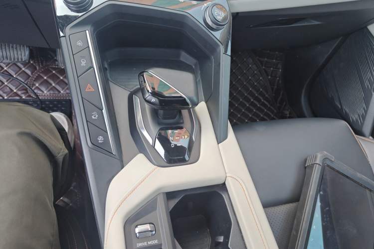 Used Lynk & Co 06 EM-P 2020 PHEV Plus Gear Lever