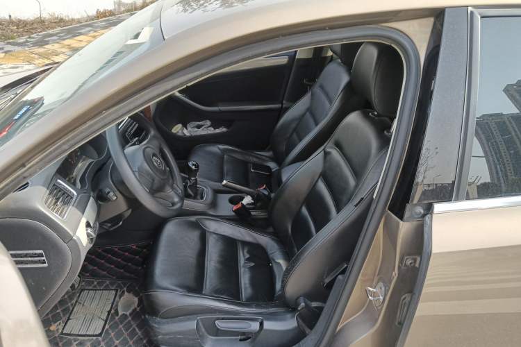 Used Volkswagen Sagitar 2012 1.6L Manual Comfort Model Left Front Seat