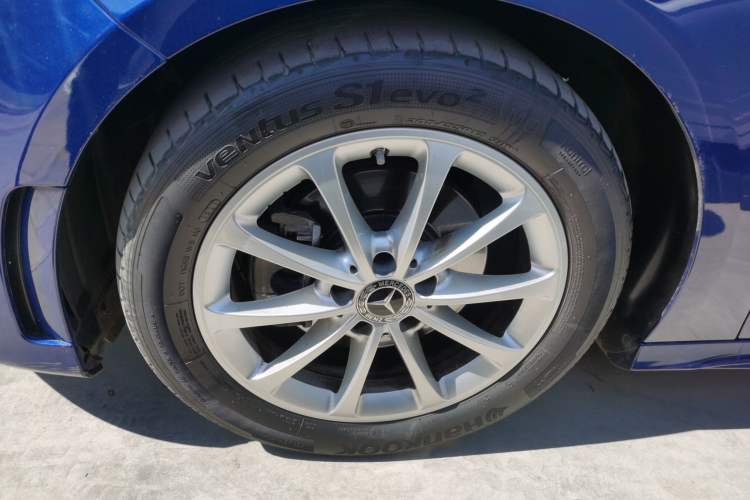 Used Mercedes-Benz A-Class 2021 A 200 L Sport Sedan Fashion Model Left Front Wheel Hub