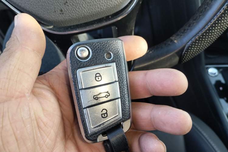 Used Volkswagen Touran 2018 Volkswagen Touran L 280TSI DSG Comfort Edition 6-seater Vehicle Key