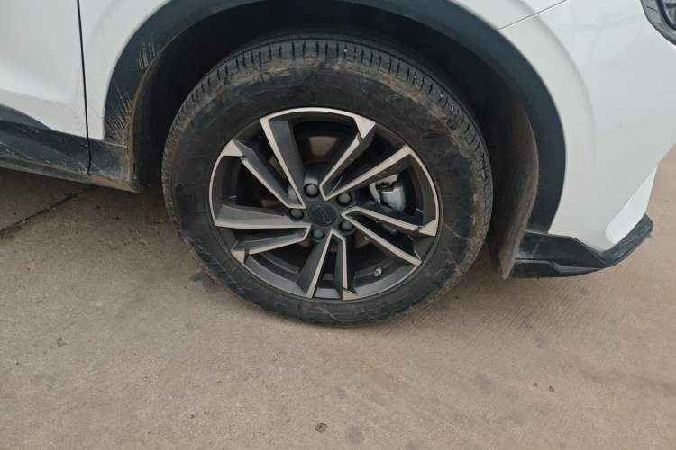 Used Geely Auto Coolray 2023 1.5T DCT Platinum Edition Right Front Wheel Hub