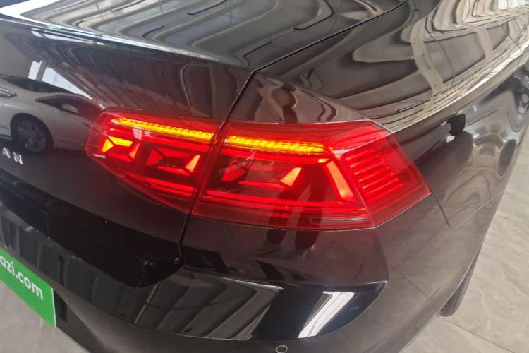 Used Volkswagen Magotan 2020 280TSI DSG Comfort Edition Exterior 3