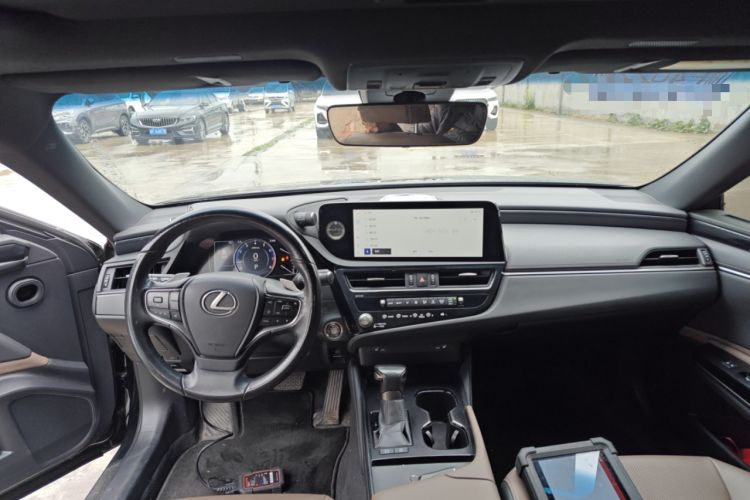 Used Lexus ES 2022 200 Excellence Edition
