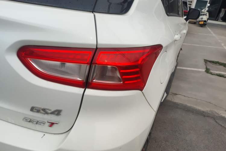 Used GAC Trumpchi GS4 2017 235T Manual Two-Wheel Drive Luxury Edition
