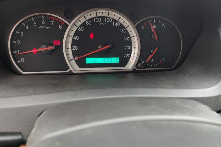 Used Chevrolet Epica 2013 1.8 SL ZhiZhen Edition MT Odometer Close Up