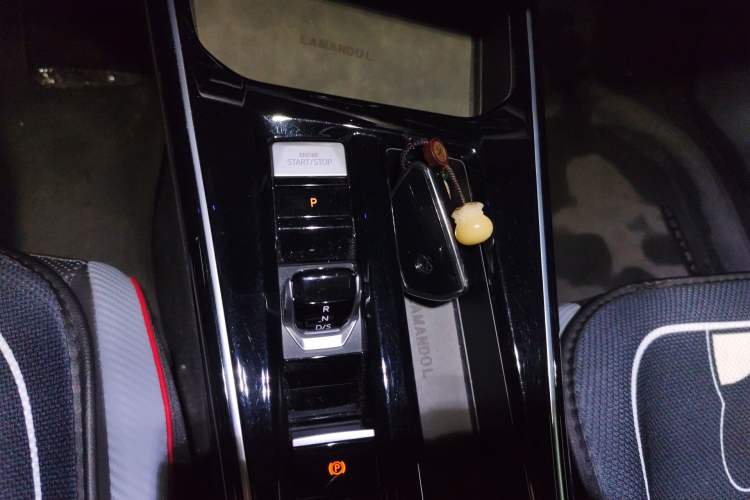 Used Volkswagen Lamando 2022 Lavida L 280TSI DSG Cool & Spicy Edition Gear Lever