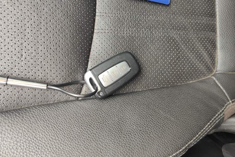 Used Kia Sorento 2012 2.4L Gasoline Luxury Edition
