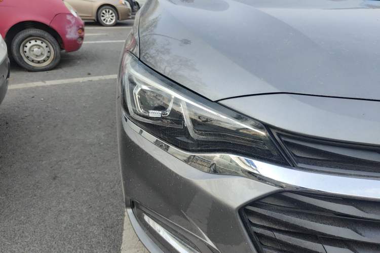 Used Chevrolet Monza 2020 320 Automatic Enjoyment Edition Right Front Headlight