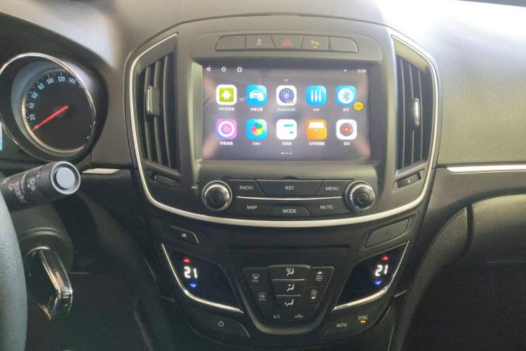 Used Buick Regal 2015 1.6T Leading Technology Model Audio And AC Panel