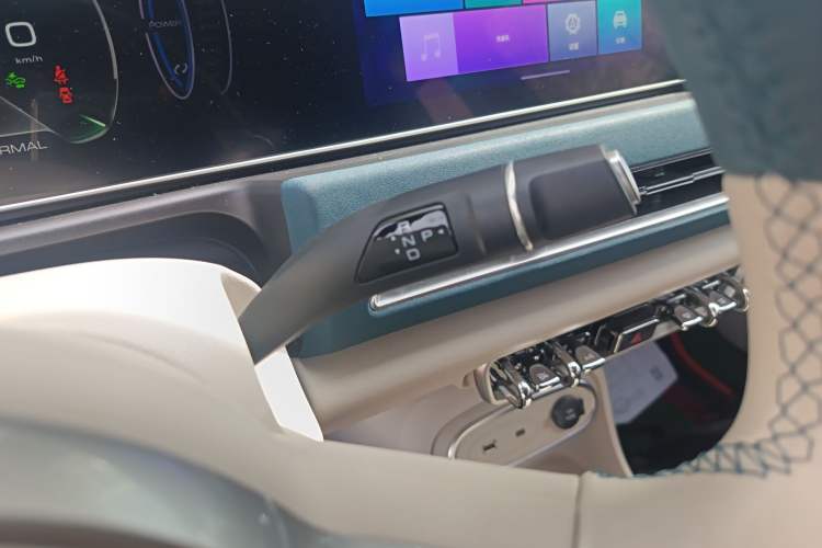 Used ORA Good Cat 2023 401 km Standard Range Luxury Version Lithium Iron Phosphate
